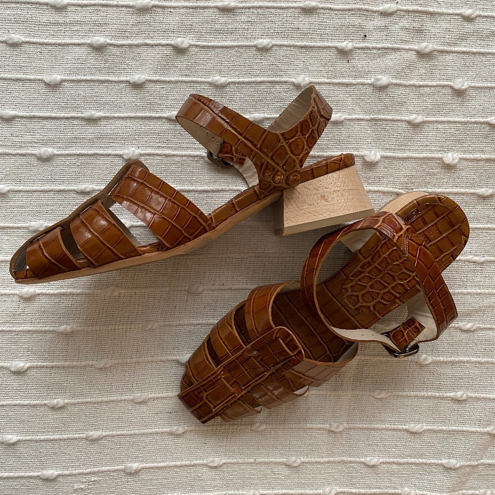 Freda Salvador Midheel Hattie Fisherman Sandals